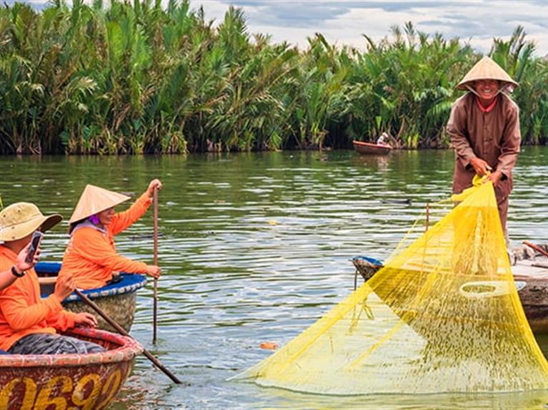 CAM THANH BASKET BOAT TOUR