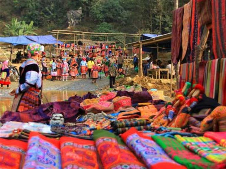 04 TRULY AMAZING MARKETS AT SAPA VIETNAM