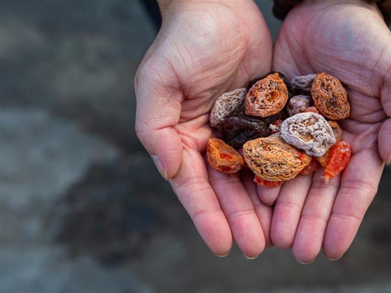 10 Tasty Vietnamese Snacks To Try